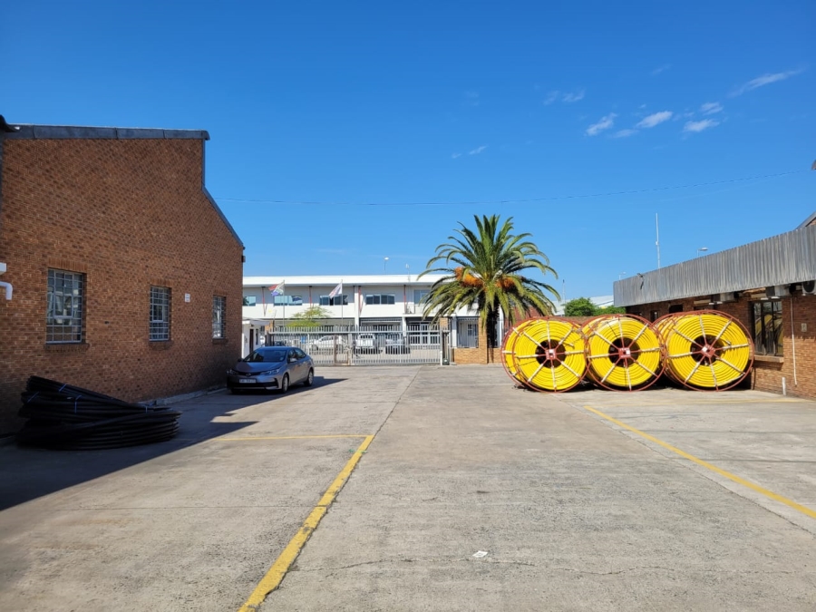 To Let Commercial Property for Rent in Montague Gardens Western Cape